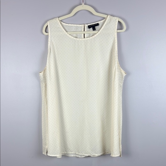 Lane Bryant Cream Sleeveless Blouse with Elegant Design Size 22 - Picture 2 of 12